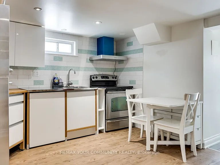 71 Hawman Ave — Photo 8