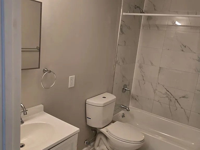 228-230 Maple Ave #3N — Photo 8