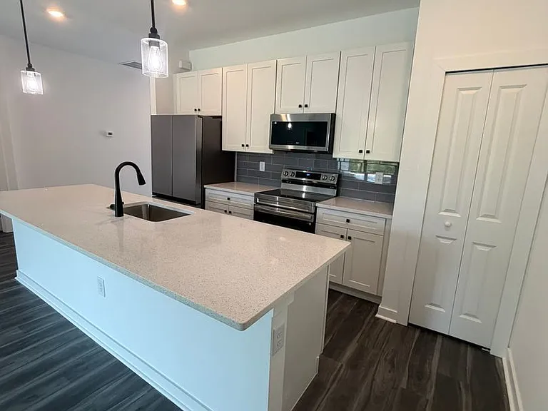 4503 28th St SW — Photo 11