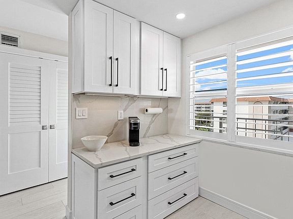 5th image of 920 Dogwood Drive #560