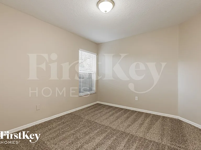 1736 W Pine St — Photo 14