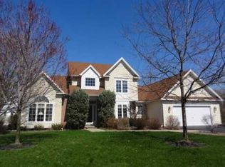 82 Collenton Dr, Rochester, NY 14626