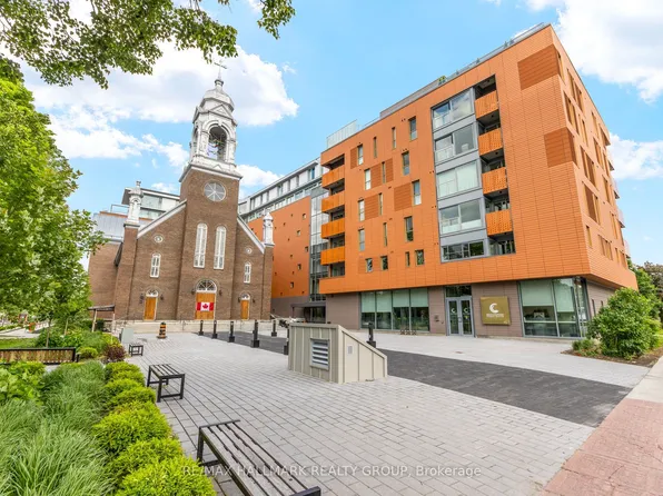 135 Barrette St #207, Ottawa, ON K1L 7Z9