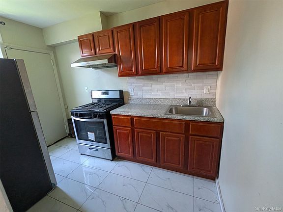 4th image of 206-07 Hillside Ave #2