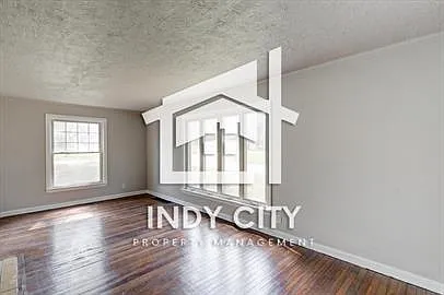 3702 N Oxford St — Photo 10