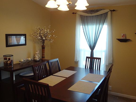 4th image of 2053 E Bayshore Rd #11