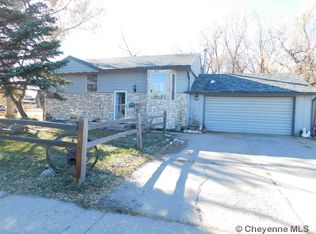 900 Henderson Dr, Cheyenne, WY 82001