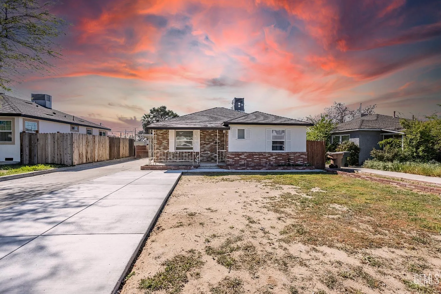 3325 Monterey St photo 1