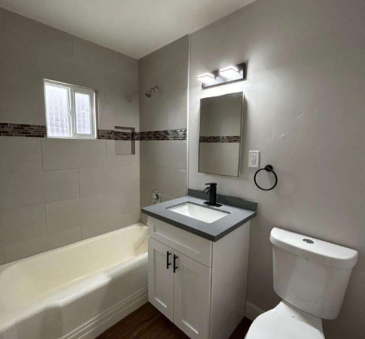 1 bed, $2,400 — Photo 3