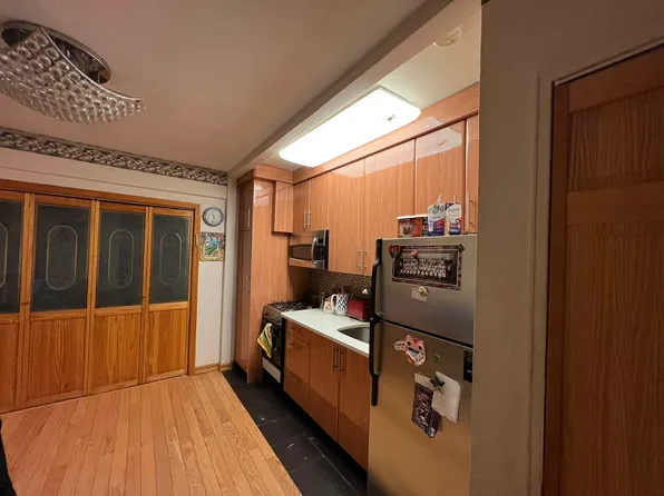 2727 Ocean Parkway image 1 of 7