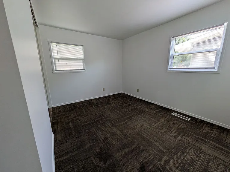 7601 Kentucky Ave — Photo 2