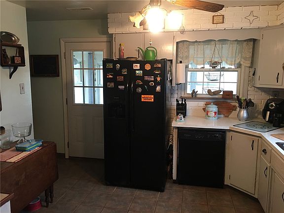 3rd image of 8 Williams Dr