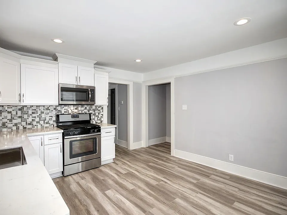 Unit B Kitchen 2_10042018