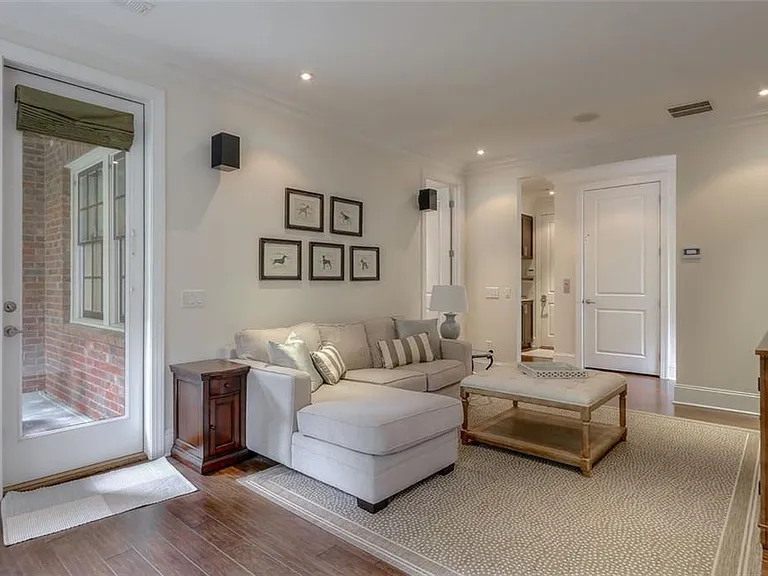 1317 Dover Cir NE — Photo 32