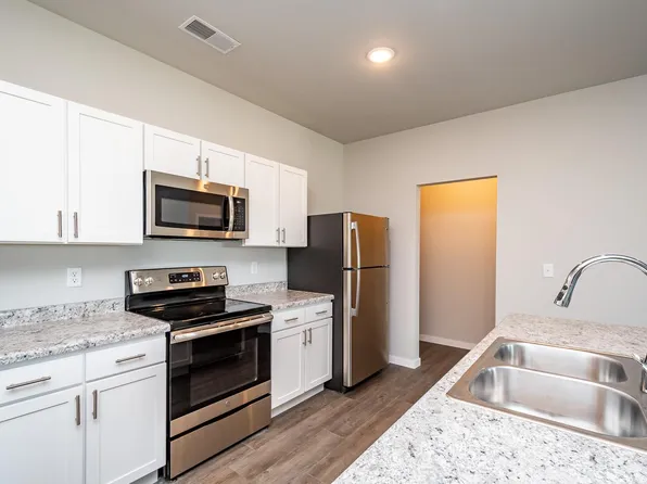 2315 Landon Rd APT 202, North Liberty, IA 52317