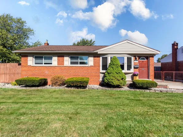 22382 Mary St, Taylor, MI 48180