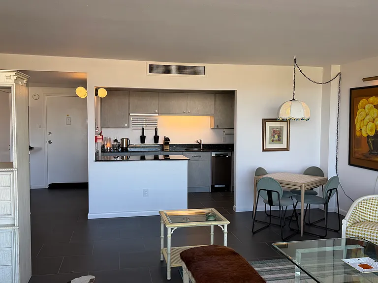 1331 Park Ave SW #512 — Photo 3