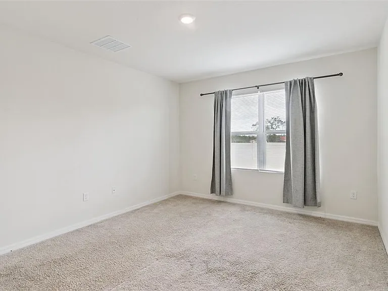 4373 Deleon St — Photo 11