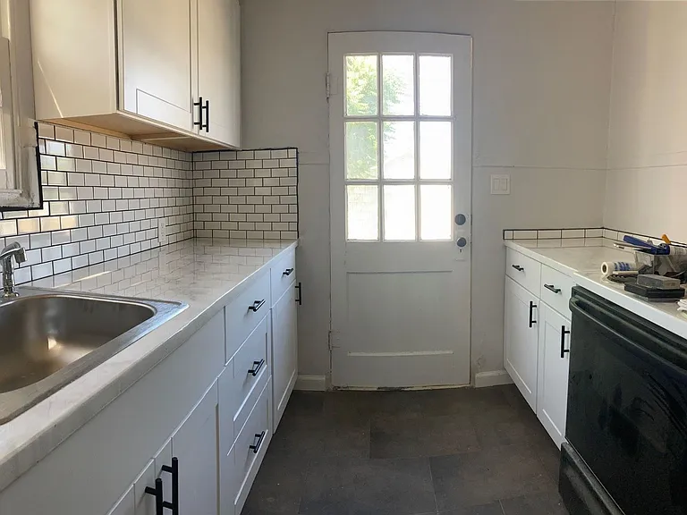1007 Grant St — Photo 4