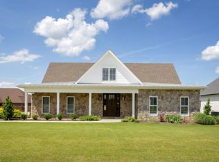 1022 Whippoorwill Cir, Florence, AL 35630
