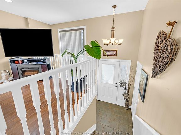 3rd image of 51 Anfred St