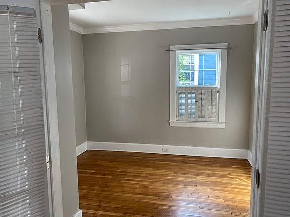 3rd image of 616 Orchard Ave