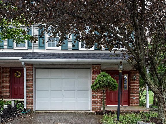 2nd image of 755 Robin Hill Cir
