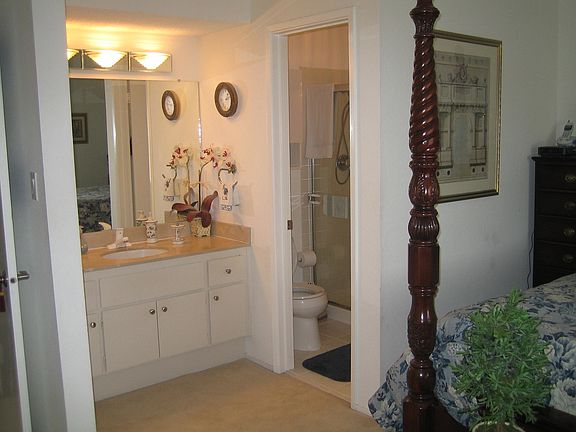 3rd image of 2442 Wren Ct