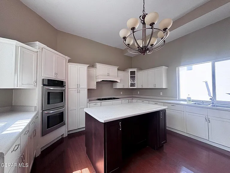 215 W Rio Grande Ave — Photo 9