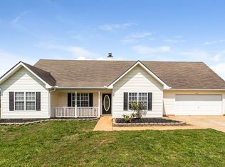 1136 Larkspur Dr, Locust Grove, GA 30248