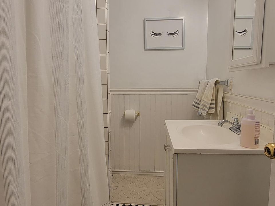 1st image of 61 Egmont St #8