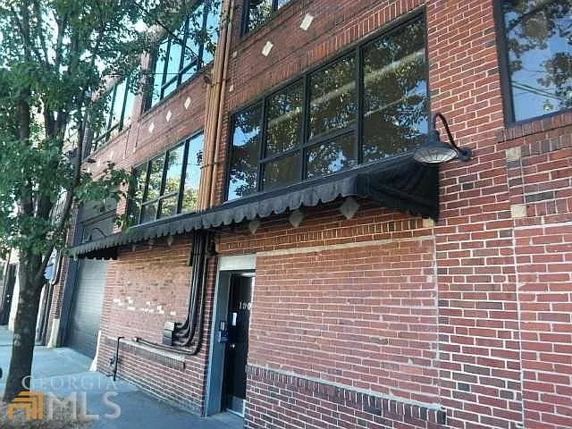 190 Walker St SW #201 — Photo 12