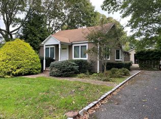46 Peters Ln, Westhampton Beach, NY 11978