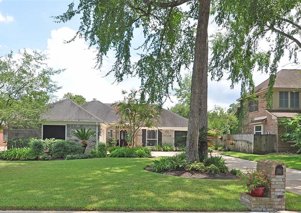 1st image of 3918 Hill Springs Dr