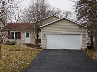 21087 W Marion Ave, Mundelein, IL 60060