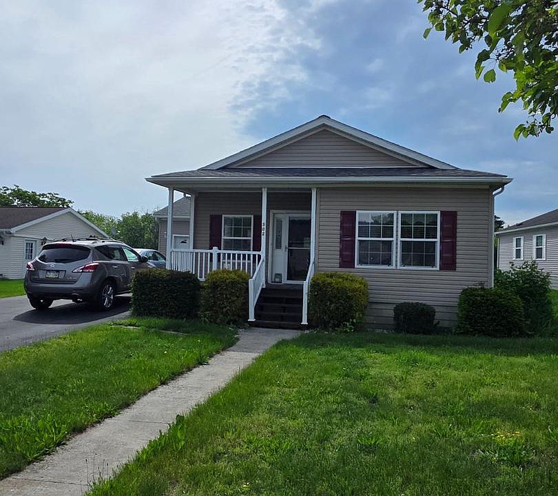 1st image of 502 Falcon Dr