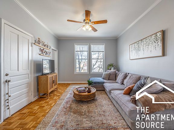3rd image of 2215 W Wellington Ave APT 2F