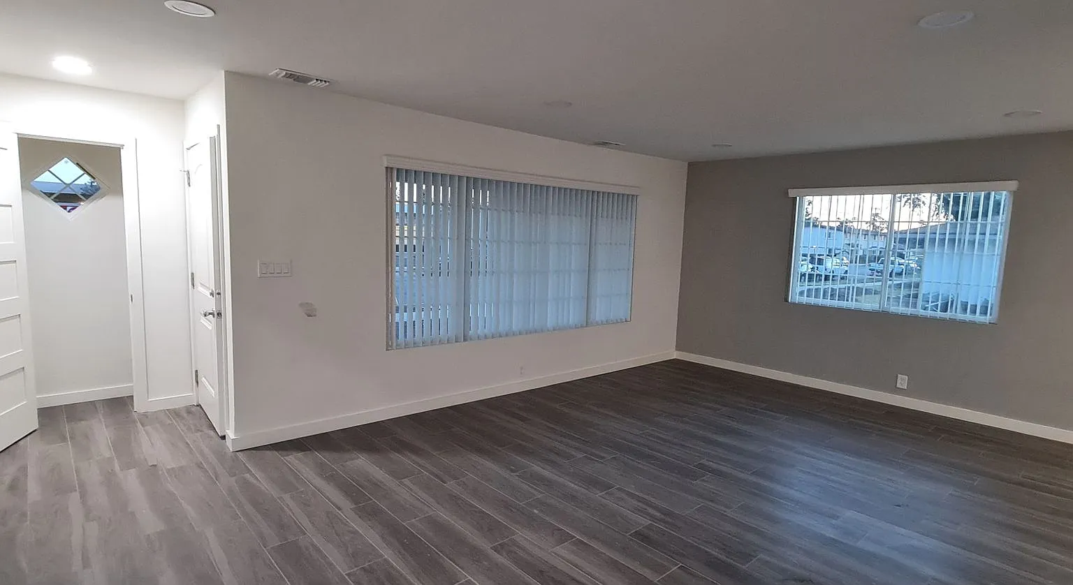 Newly Renovated 3 Bedroom Home in Orange — Photo 3