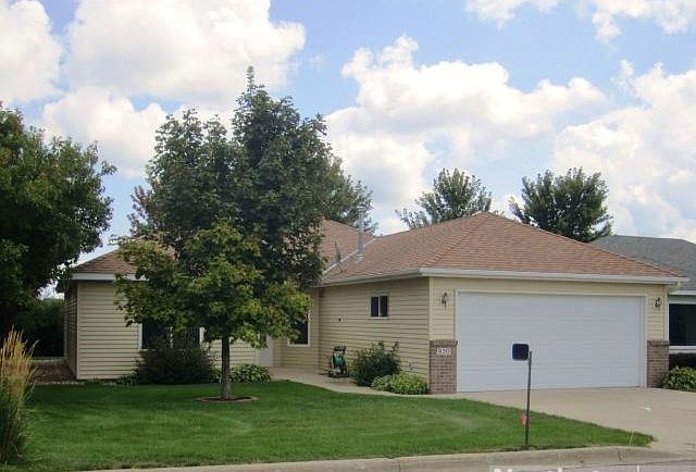 1st image of 920 Willow View Cir
