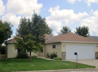 920 Willow View Cir, Waite Park, MN 56387