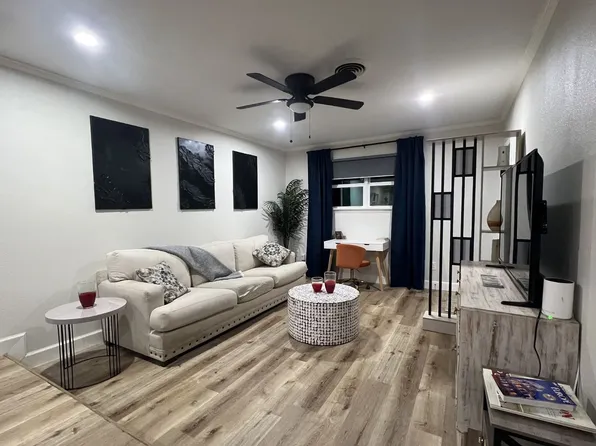 (undisclosed Address), Houston, TX 77004