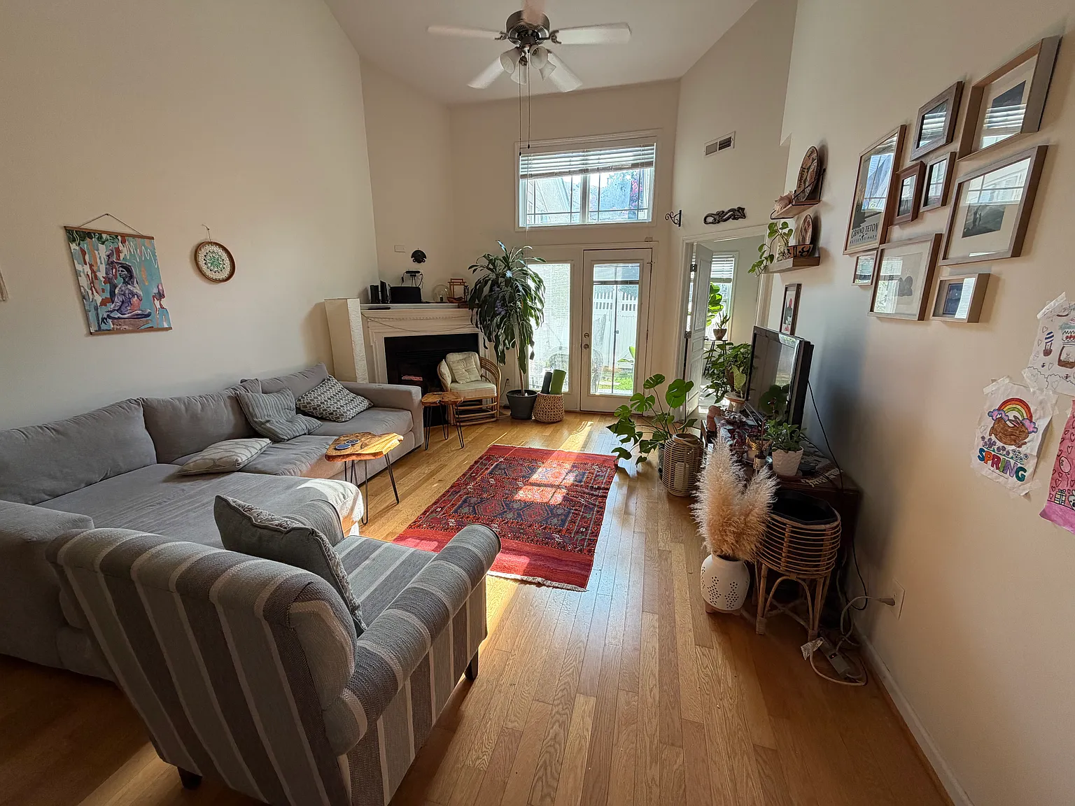3 bed, 2.5 bath, 1800 sqft, $2,000 — Photo 1