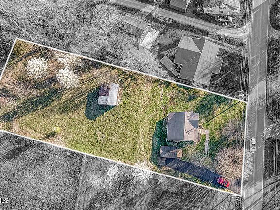 3rd image of 3806 Sullivan Gardens Dr