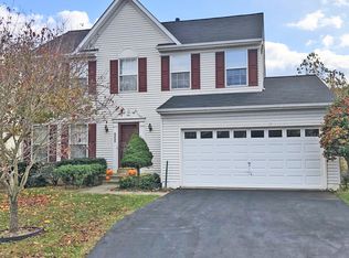 9232 Stephanie St, Manassas Park, VA 20111