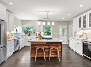 1445 Lone Oak Ln, Brookfield, WI 53045