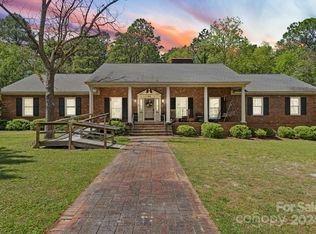 505 Bauersfeld St, Hamlet, NC 28345