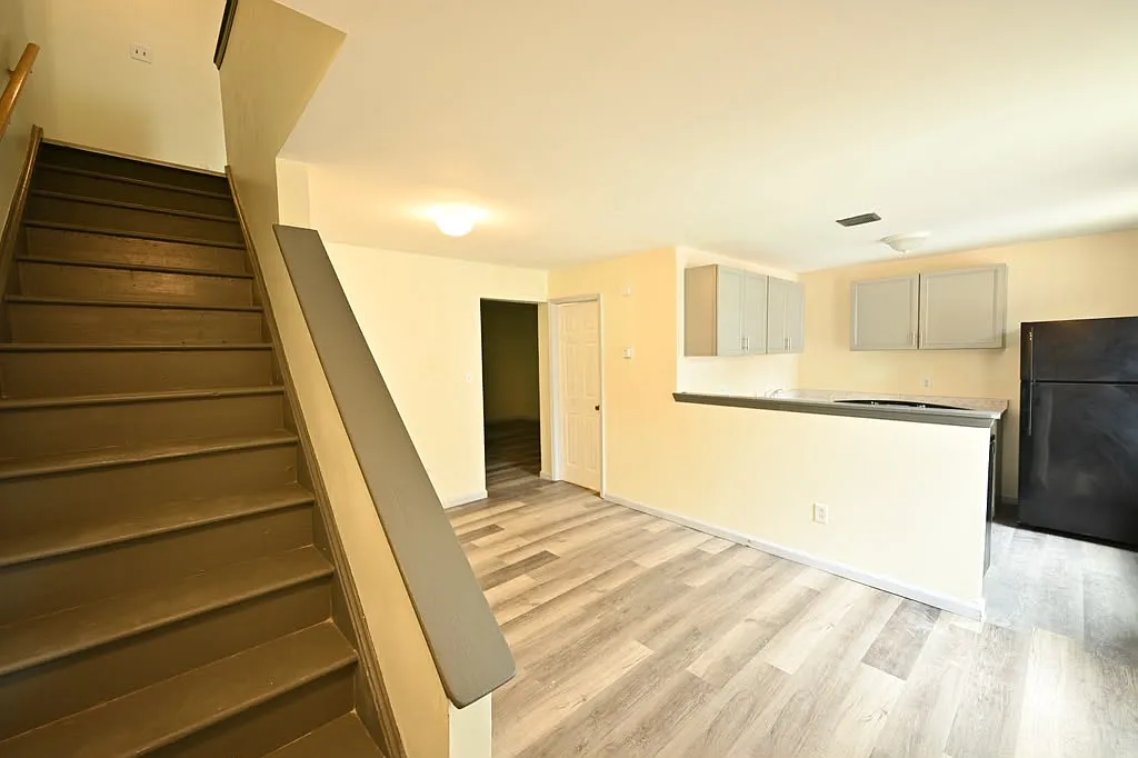 3 bed, 1.5 bath, 1364 sqft, $1,850 — Photo 2