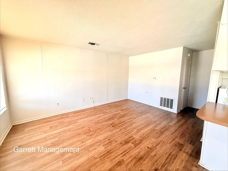 Royal Apartments — Photo 6
