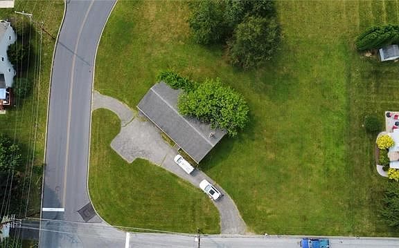 2nd image of 602 Apple Blossom Rd