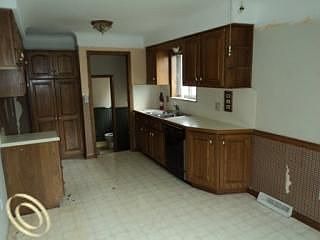3rd image of 674 Kings Hwy